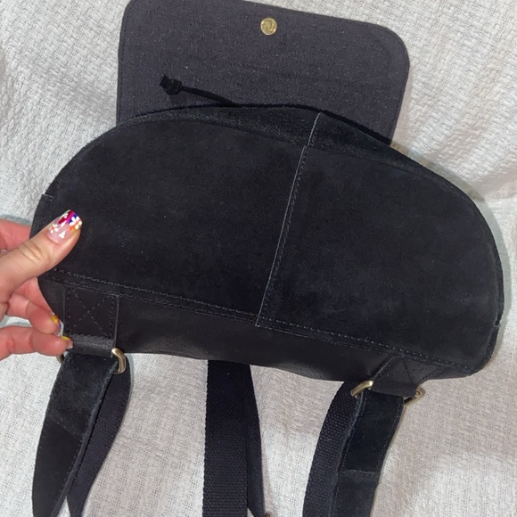 Like new Vintage Victorian Trading Company Floral Leather backpack - Picture 6 of 13